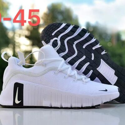 White high quality nike (metcon)runners